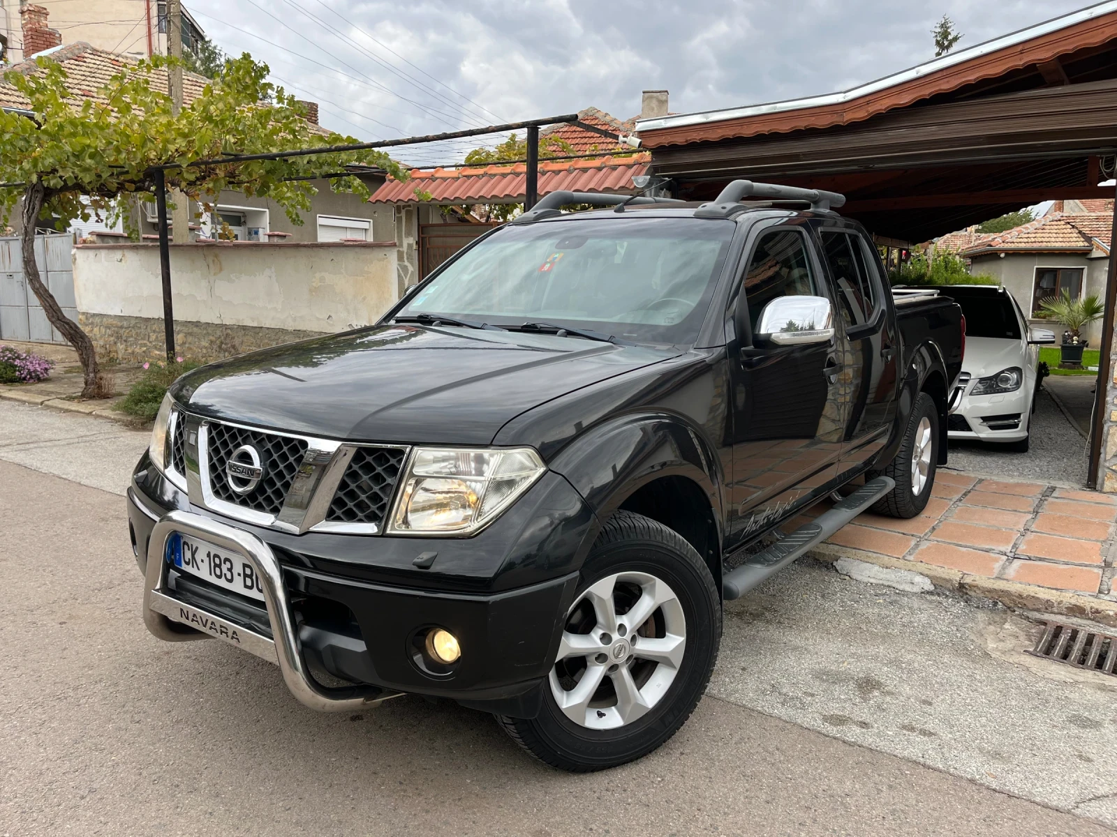 Nissan Navara Exclusive-Navi-4x4Low - изображение 3