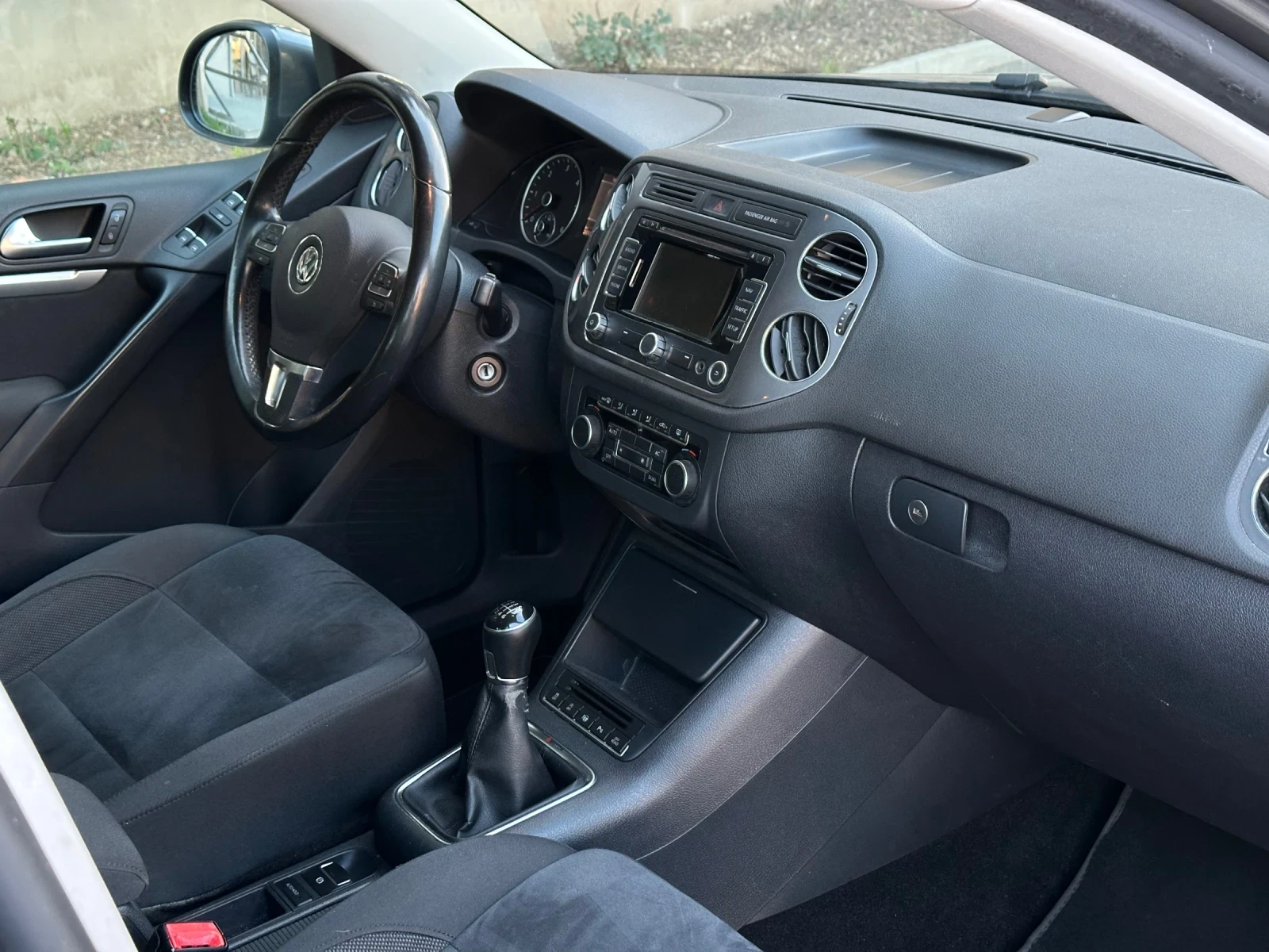 VW Tiguan 2.0 TDI Facelift | 4Motion | Trackline | 4x4, снимка 14 - Автомобили и джипове - 53745557