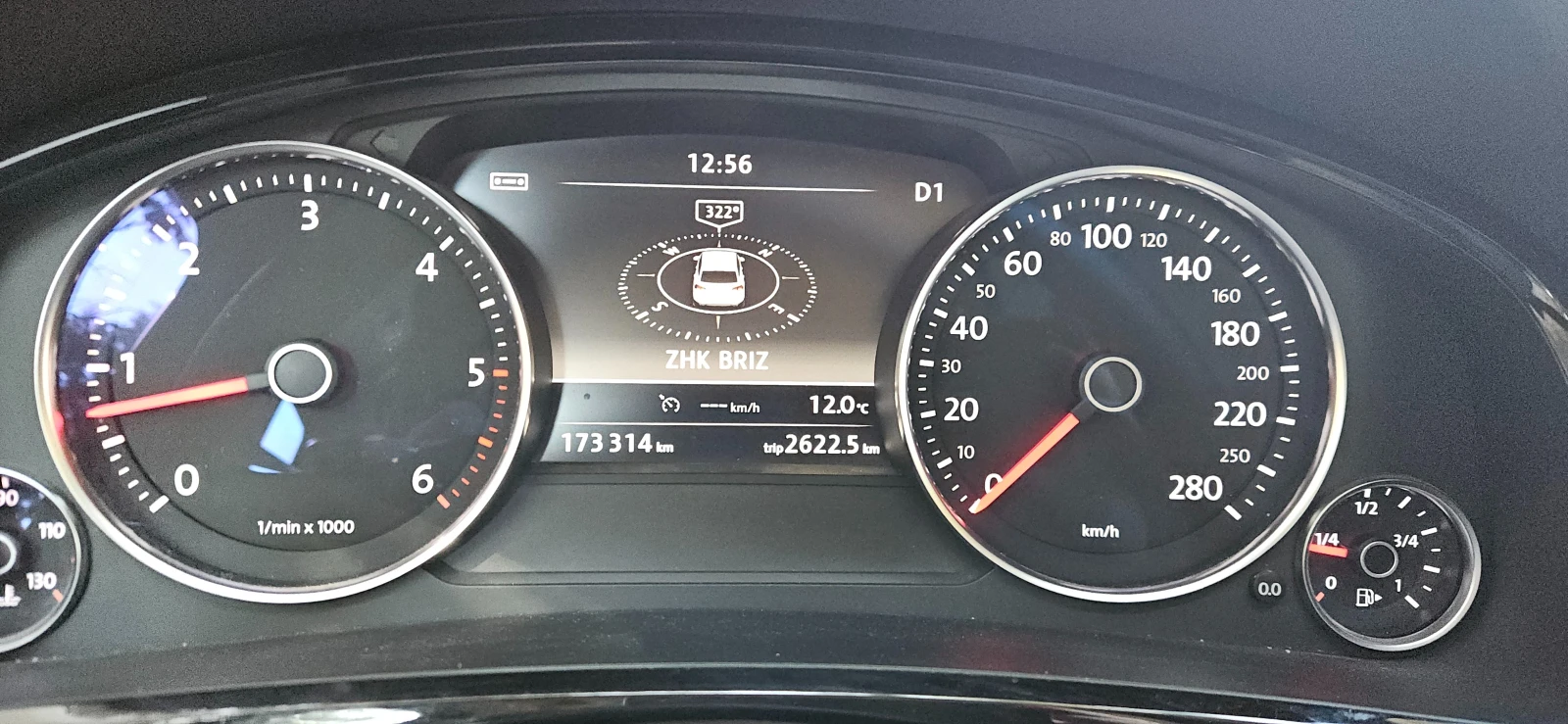 VW Touareg 3.0, снимка 16 - Автомобили и джипове - 53862210