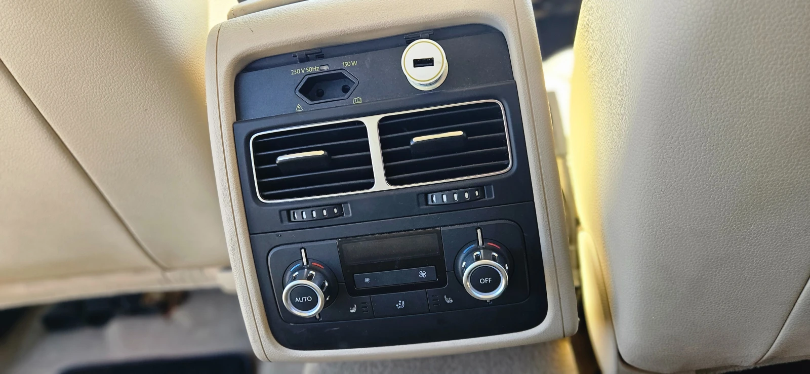 VW Touareg 3.0, снимка 12 - Автомобили и джипове - 53862210