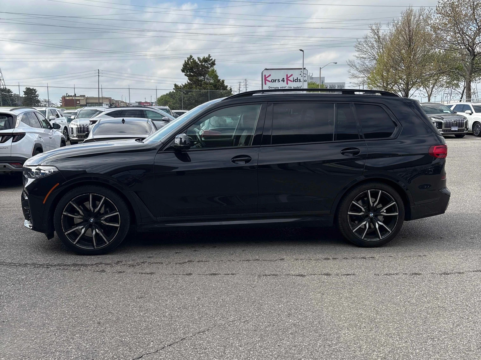 BMW X7 40I * M ПАКЕТ * ОБДУХ * 7 МЕСТА * HEAD UP * , снимка 4 - Автомобили и джипове - 54628900