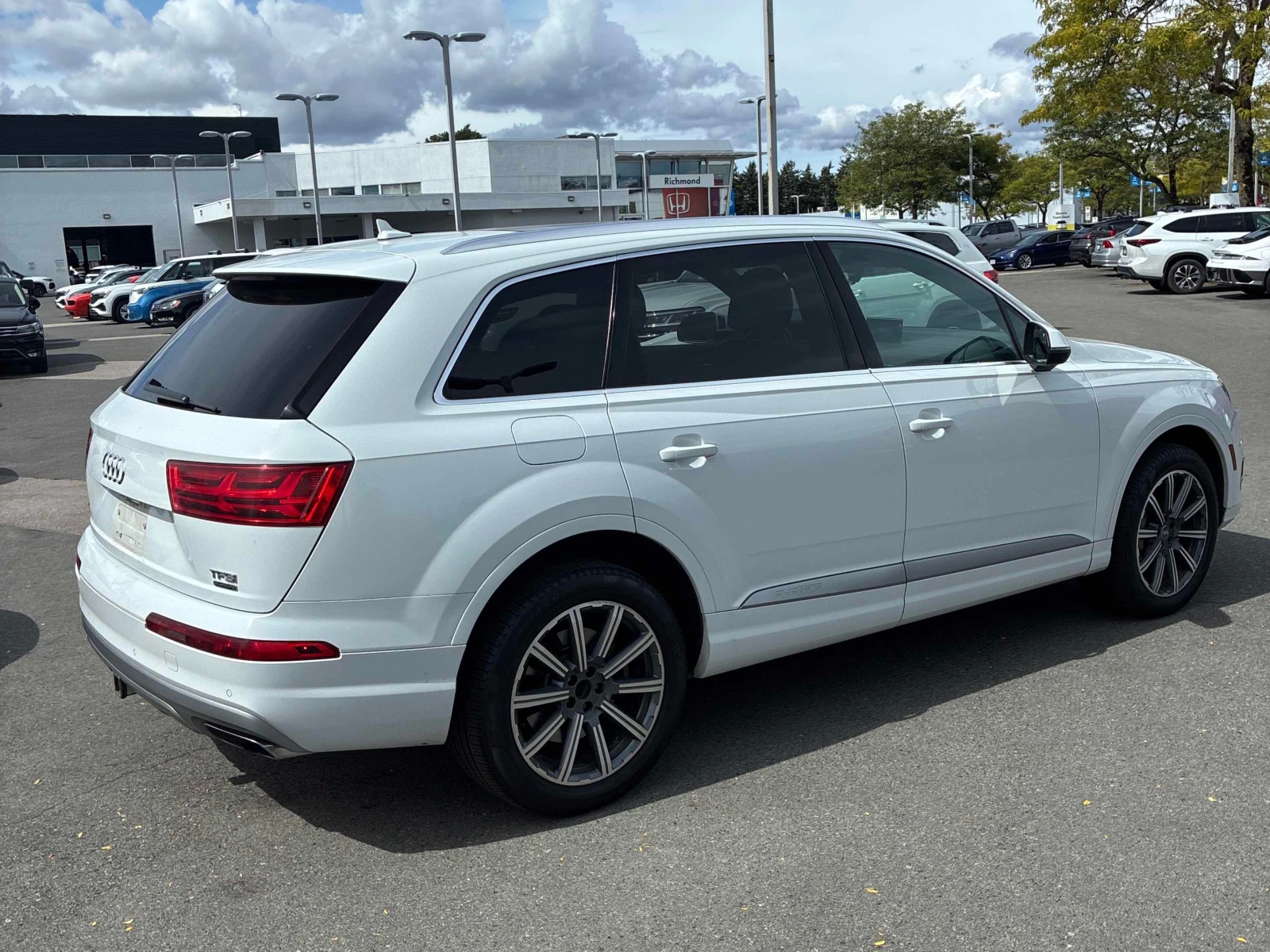 Audi Q7 Technik | CARFAX | АВТОКРЕДИТ БЕЗ ПЪРВОНАЧАЛНА , снимка 4 - Автомобили и джипове - 55852293