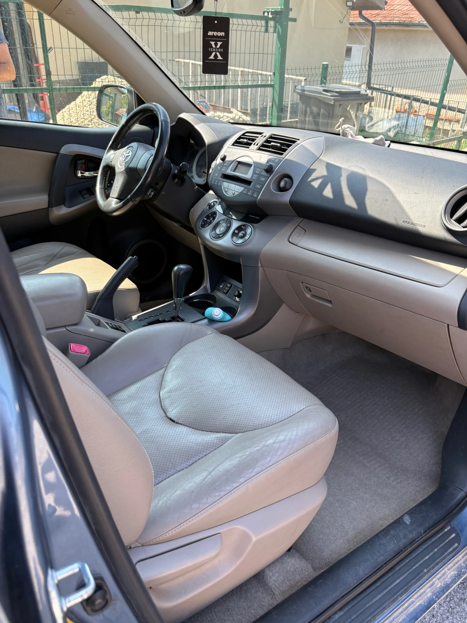 Toyota Rav4, снимка 11 - Автомобили и джипове - 56252333
