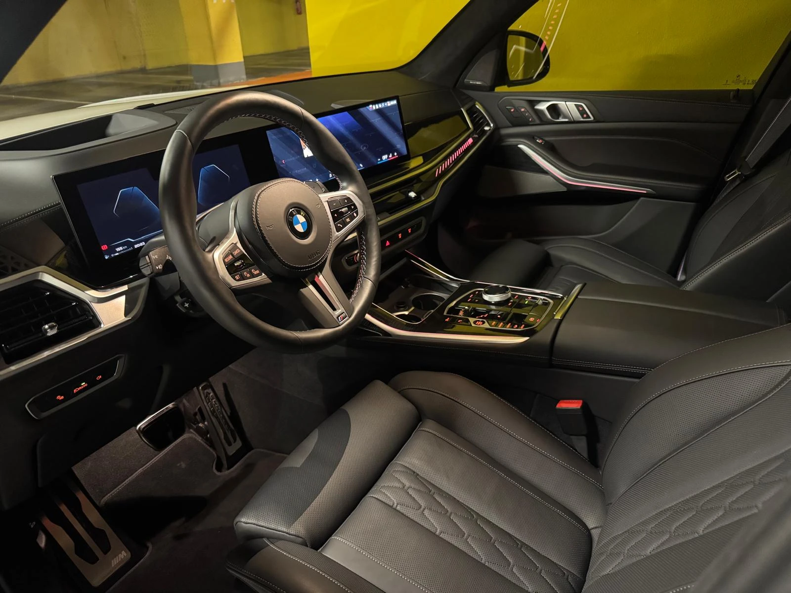 BMW X7 M60i, снимка 7 - Автомобили и джипове - 56328124