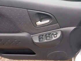 Toyota Yaris verso, снимка 8