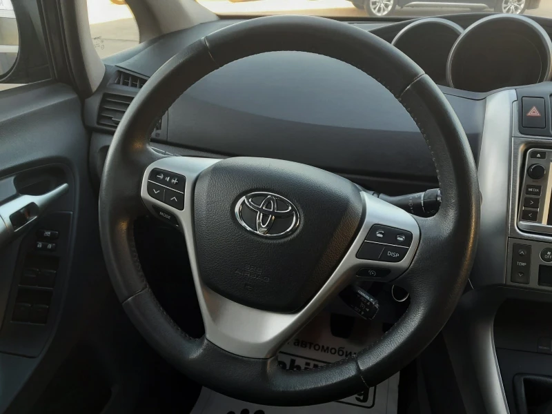 Toyota Verso 2.0/D-4D/EURO5B, снимка 7 - Автомобили и джипове - 48851616