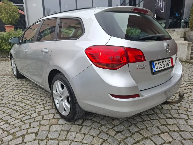 Opel Astra SPORTS TOURER НАВИГАЦИЯ* ОТЛИЧНА* КАТО НОВА* , снимка 2 - Автомобили и джипове - 49901387