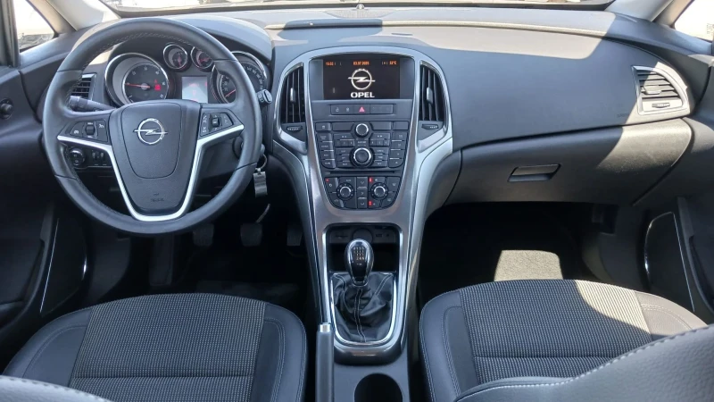 Opel Astra 1.7 CDTI, снимка 8 - Автомобили и джипове - 50911868