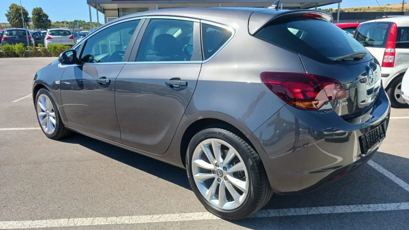 Opel Astra 1.7 CDTI, снимка 6 - Автомобили и джипове - 50911868