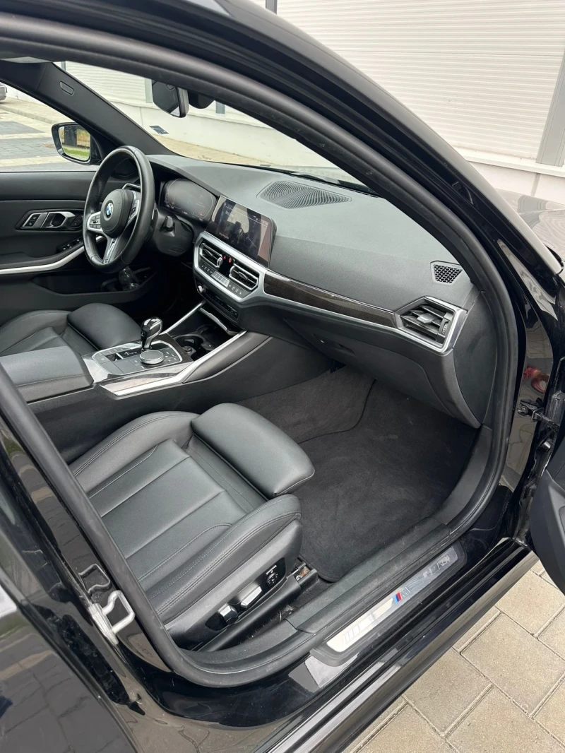 BMW 330 BMW 330i * xDrive * M-Pack, снимка 8 - Автомобили и джипове - 52537827