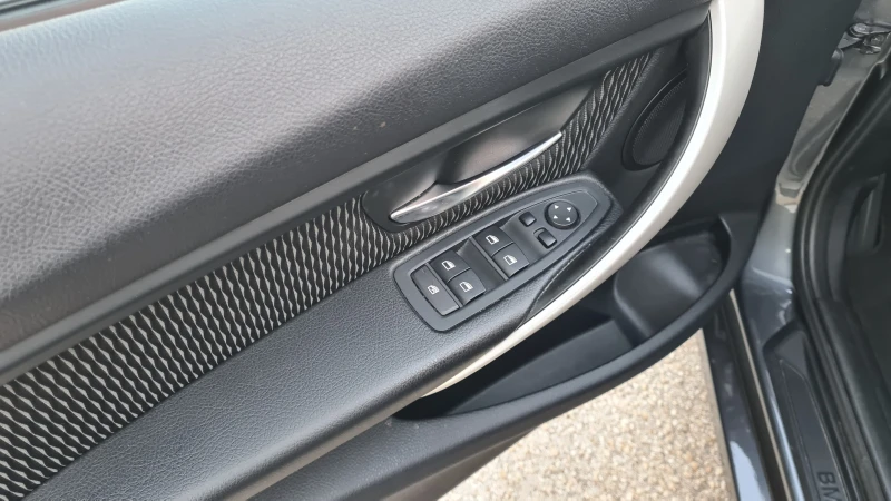 BMW 320 SWISS-X DRIVE, снимка 2 - Автомобили и джипове - 52012760