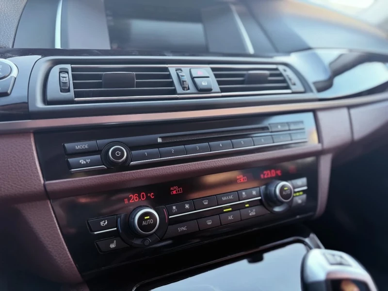 BMW 520, снимка 13 - Автомобили и джипове - 53569701