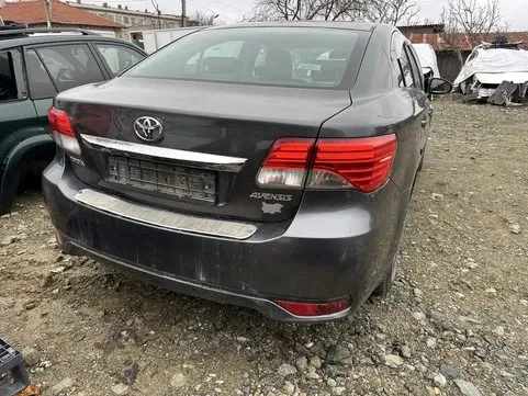 Toyota Avensis НА ЧАСТИ! 2.0 d4d 124, снимка 5 - Автомобили и джипове - 48610553