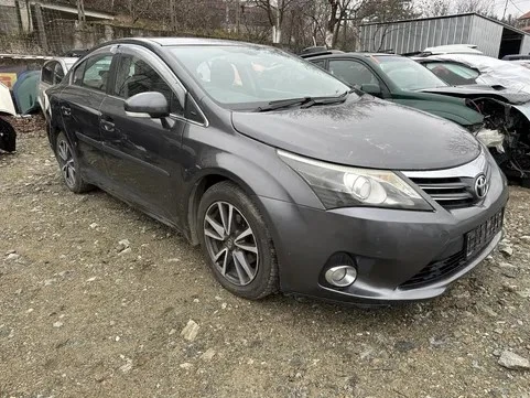 Toyota Avensis НА ЧАСТИ! 2.0 d4d 124, снимка 3 - Автомобили и джипове - 48610553