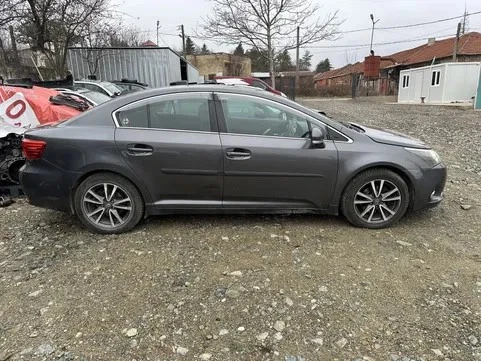 Toyota Avensis НА ЧАСТИ! 2.0 d4d 124, снимка 4 - Автомобили и джипове - 48610553