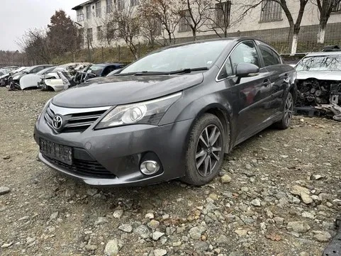 Toyota Avensis НА ЧАСТИ! 2.0 d4d 124, снимка 1 - Автомобили и джипове - 48610553