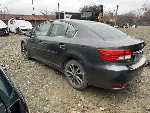 Toyota Avensis НА ЧАСТИ! 2.0 d4d 124, снимка 6 - Автомобили и джипове - 48610553