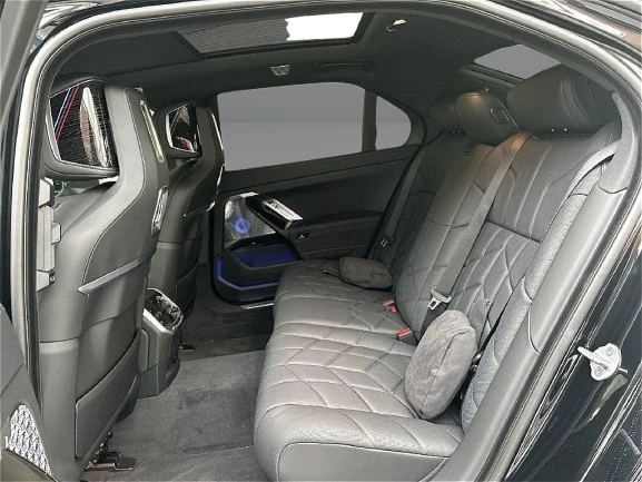 BMW 740 d xDrive = M-Sport = Shadow Line Гаранция, снимка 14 - Автомобили и джипове - 53261270