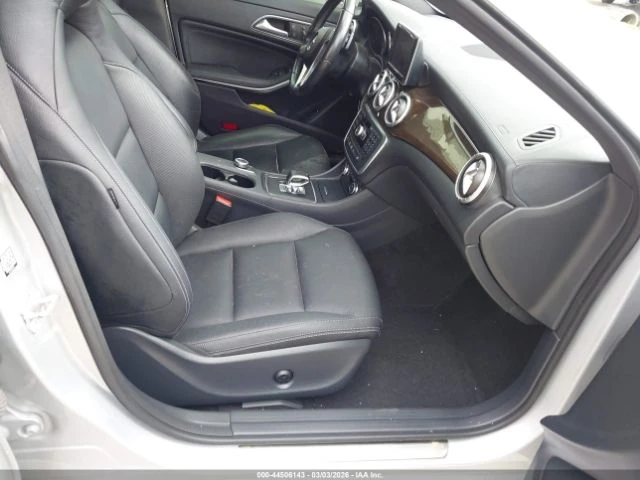 Mercedes-Benz CLA 45 AMG 4MATIC, снимка 7 - Автомобили и джипове - 53766912