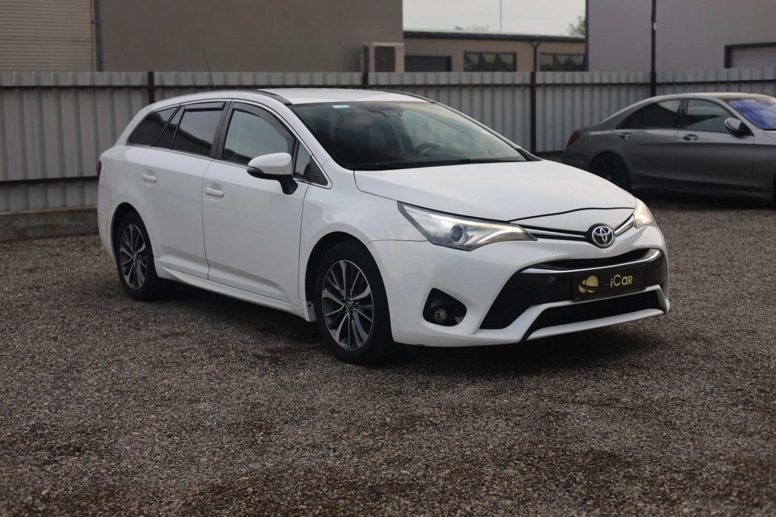 Toyota Avensis 2.0 D-4D Touring #LED #KEYLESS #KAMERA #NAVI @iCar - изображение 3