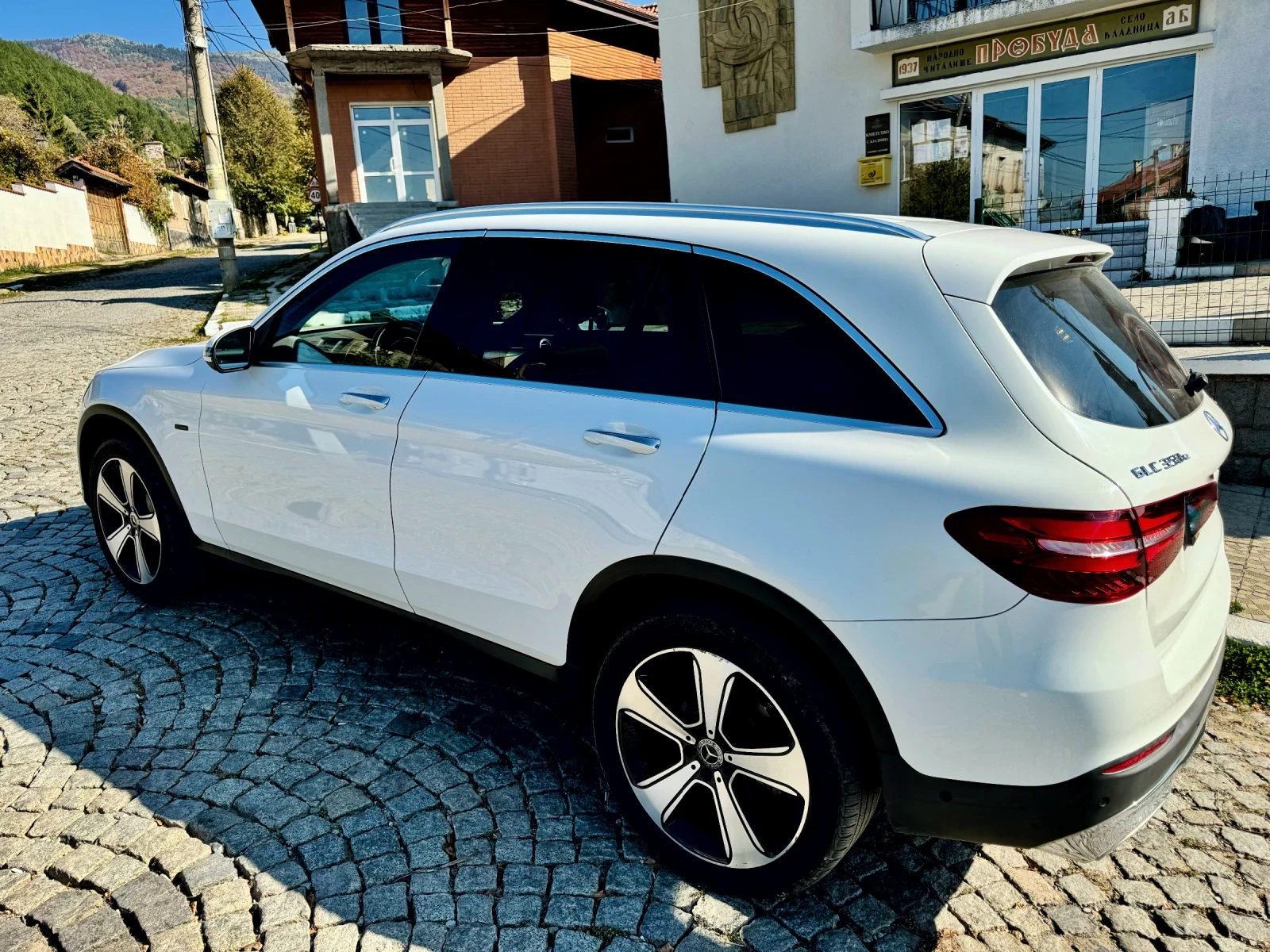 Mercedes-Benz GLC 350 Hybrid - изображение 5