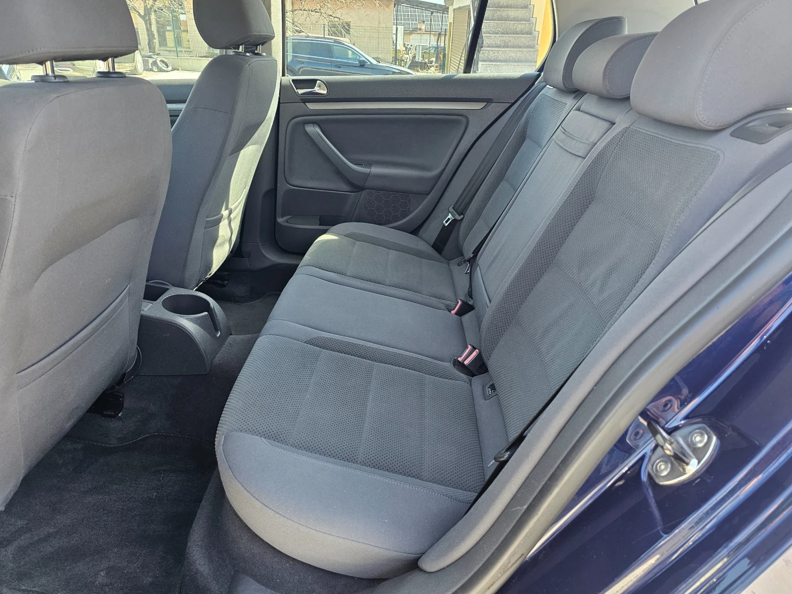 VW Golf 1.6бен.115к.с. | Mobile.bg — изображение 11