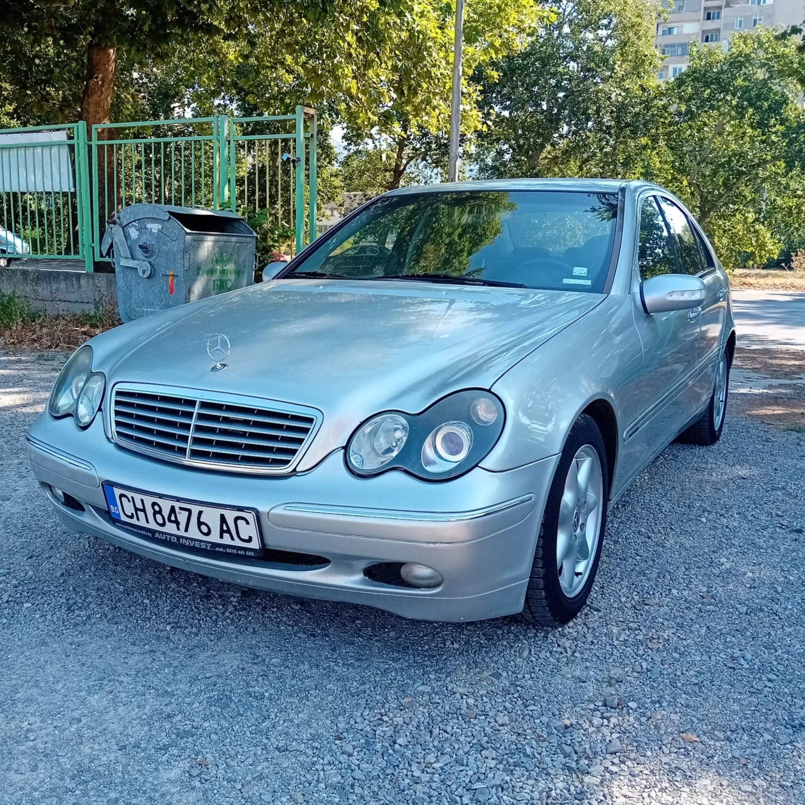 Mercedes-Benz C 180 Бензин газ, топ състояние. Всички екстри  - изображение 3