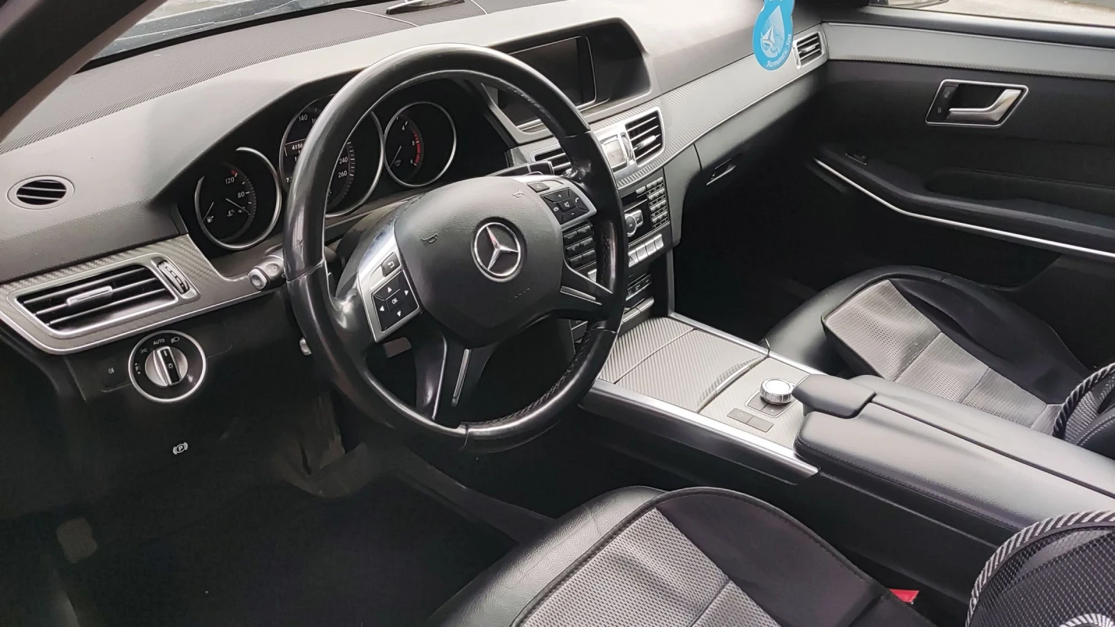 Mercedes-Benz E 200, снимка 2 - Автомобили и джипове - 53707855