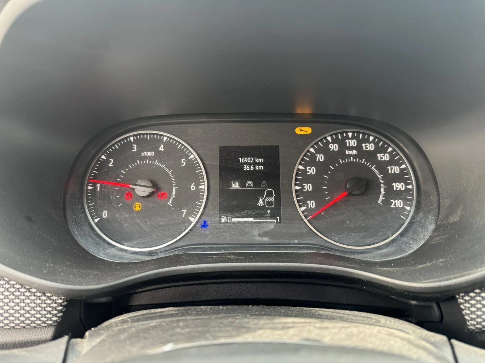 Dacia Sandero, снимка 7 - Автомобили и джипове - 53803921