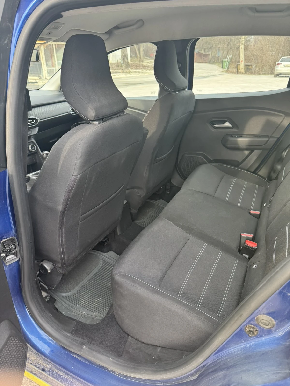 Dacia Sandero, снимка 6 - Автомобили и джипове - 53803921