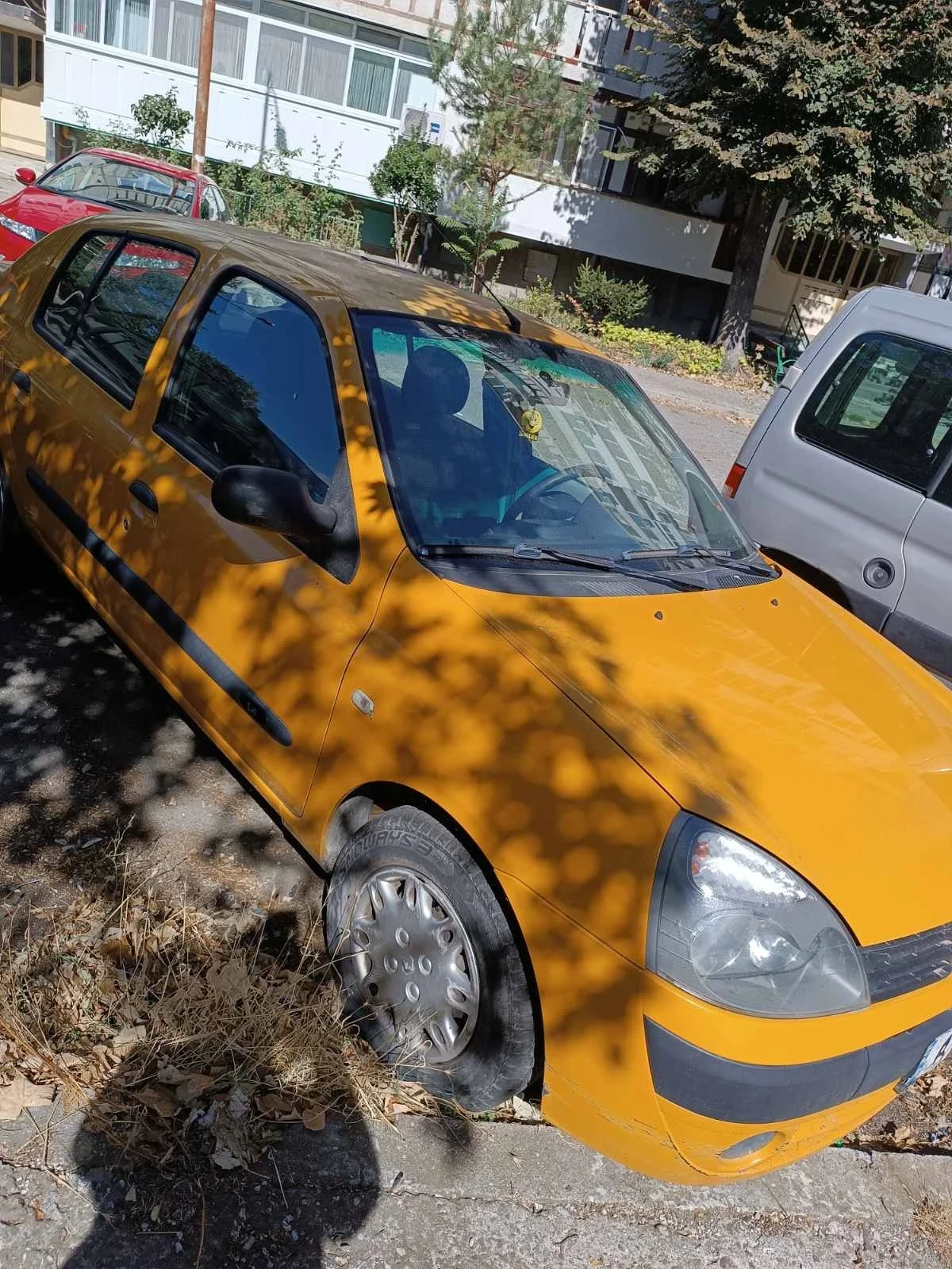 Renault Symbol, снимка 2 - Автомобили и джипове - 53866989