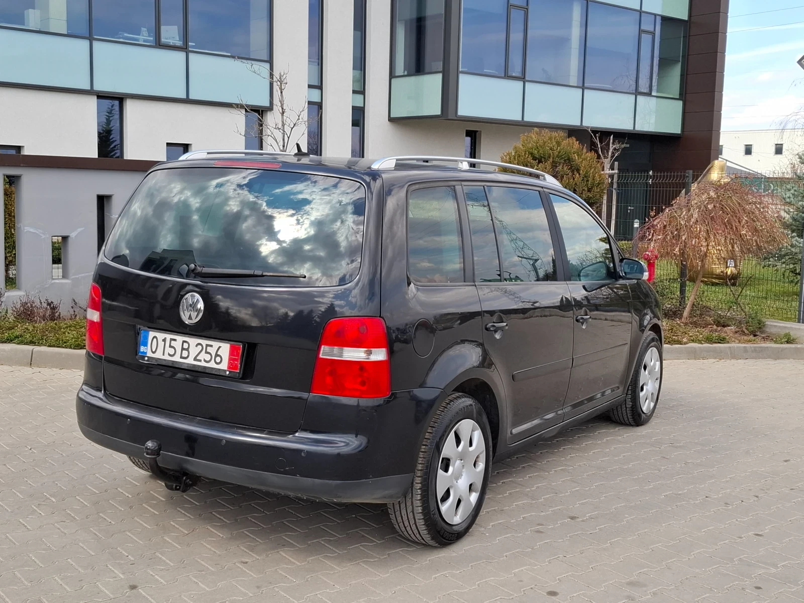 VW Touran 2.0TDI* (140кс)* 7-МЕСТА* * НОВ ВНОС* * , снимка 11 - Автомобили и джипове - 53986537