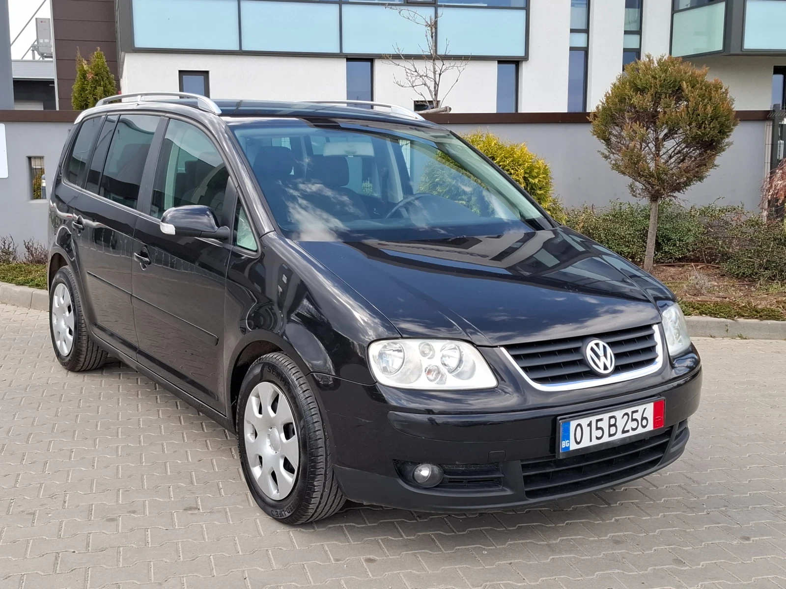 VW Touran 2.0TDI* (140кс)* 7-МЕСТА* * НОВ ВНОС* * , снимка 8 - Автомобили и джипове - 53986537