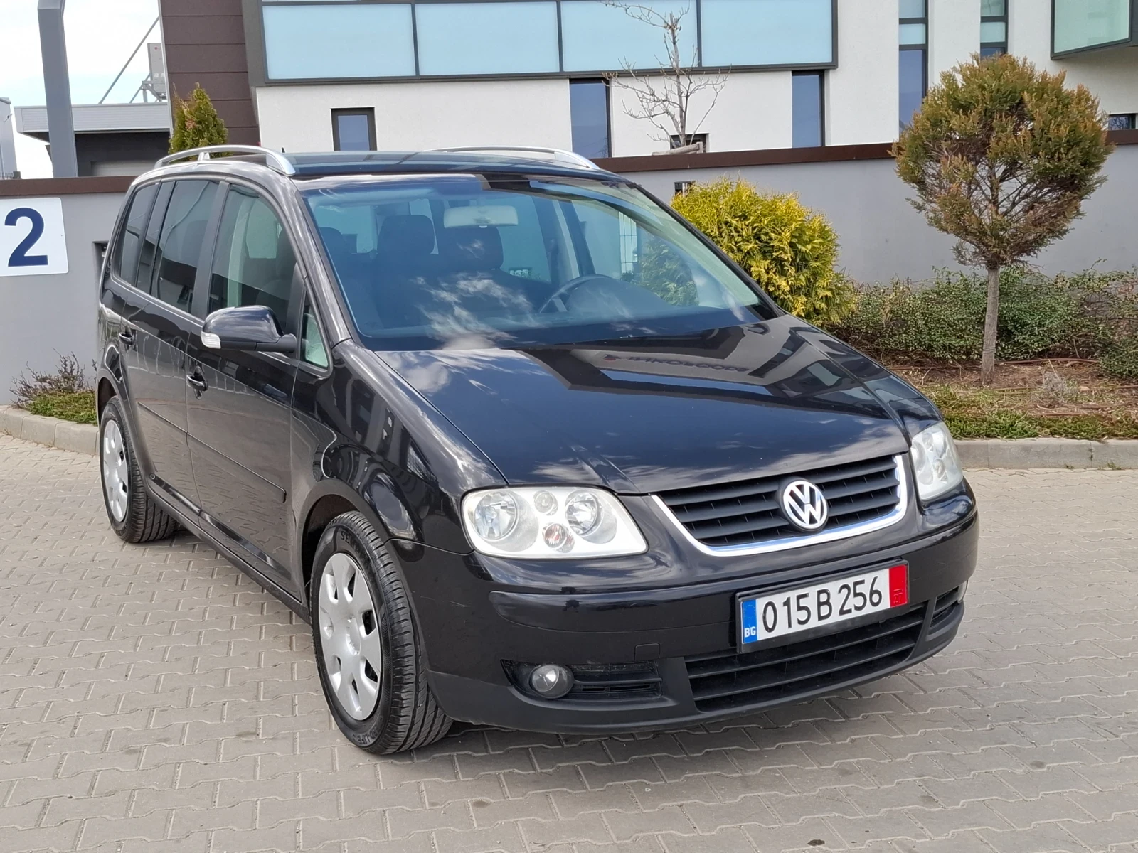 VW Touran 2.0TDI* (140кс)* 7-МЕСТА* * НОВ ВНОС* * , снимка 7 - Автомобили и джипове - 53986537