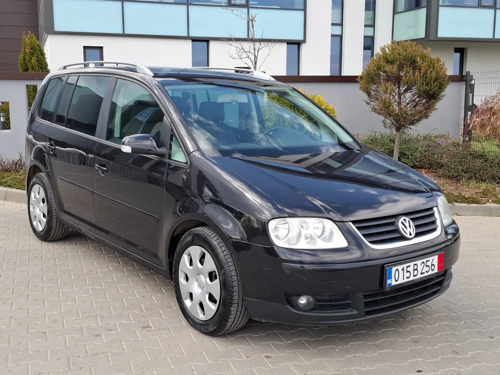 VW Touran 2.0TDI* (140кс)* 7-МЕСТА* * НОВ ВНОС* * , снимка 9 - Автомобили и джипове - 53986537