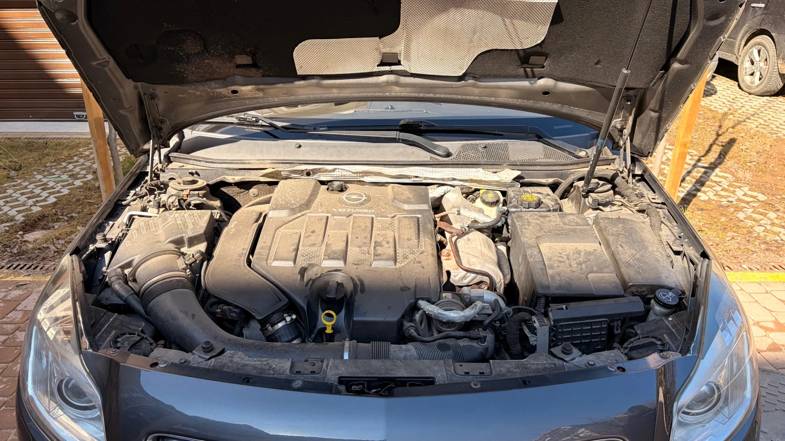 Opel Insignia 2.8T 4x4, снимка 10 - Автомобили и джипове - 54509754