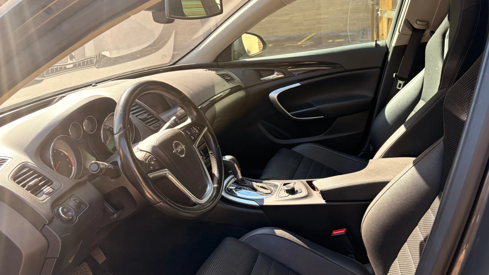Opel Insignia 2.8T 4x4, снимка 7 - Автомобили и джипове - 54509754