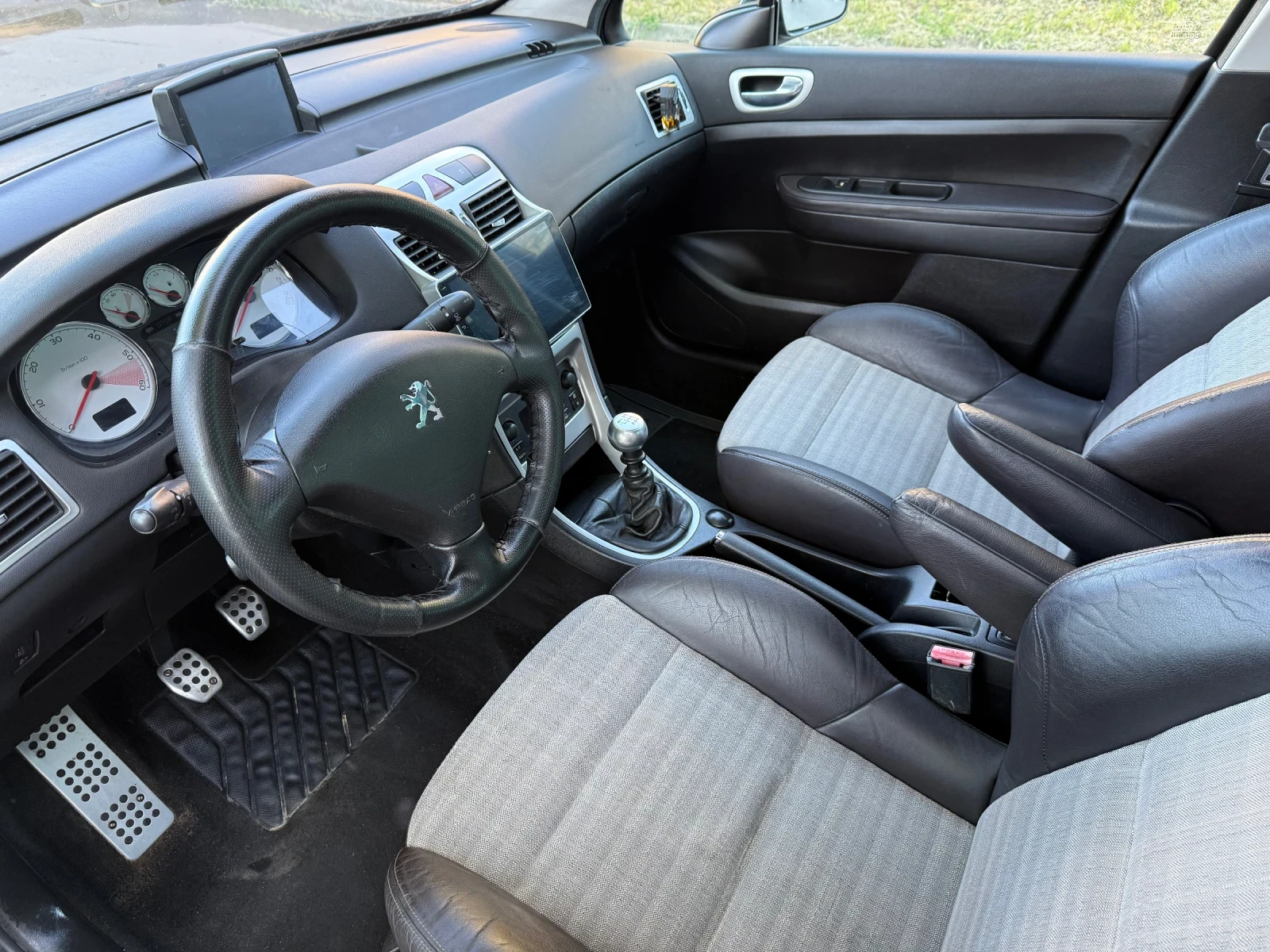 Peugeot 307 2.0HDi 7-местен , снимка 10 - Автомобили и джипове - 55003056