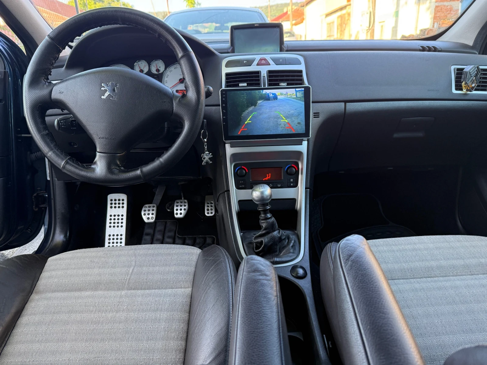 Peugeot 307 2.0HDi 7-местен , снимка 7 - Автомобили и джипове - 55003056
