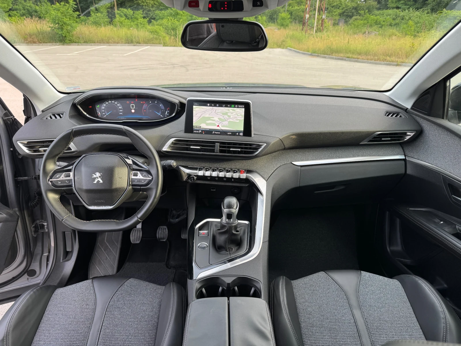 Peugeot 3008 1.6BlueHDI 120k.c. * Navi * Bluetooth * Kamera , снимка 15 - Автомобили и джипове - 55052361