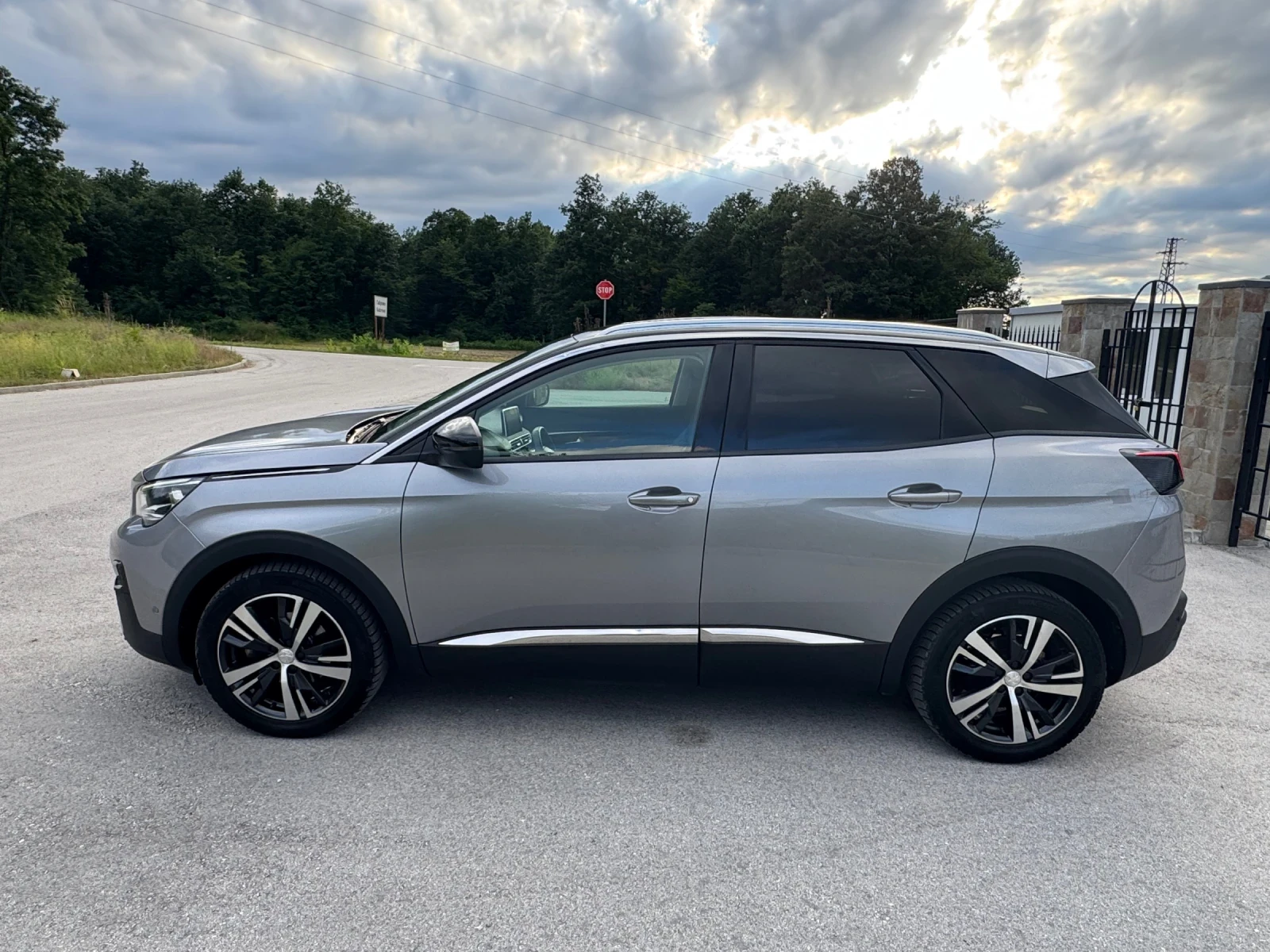 Peugeot 3008 1.6BlueHDI 120k.c. * Navi * Bluetooth * Kamera , снимка 2 - Автомобили и джипове - 55052361