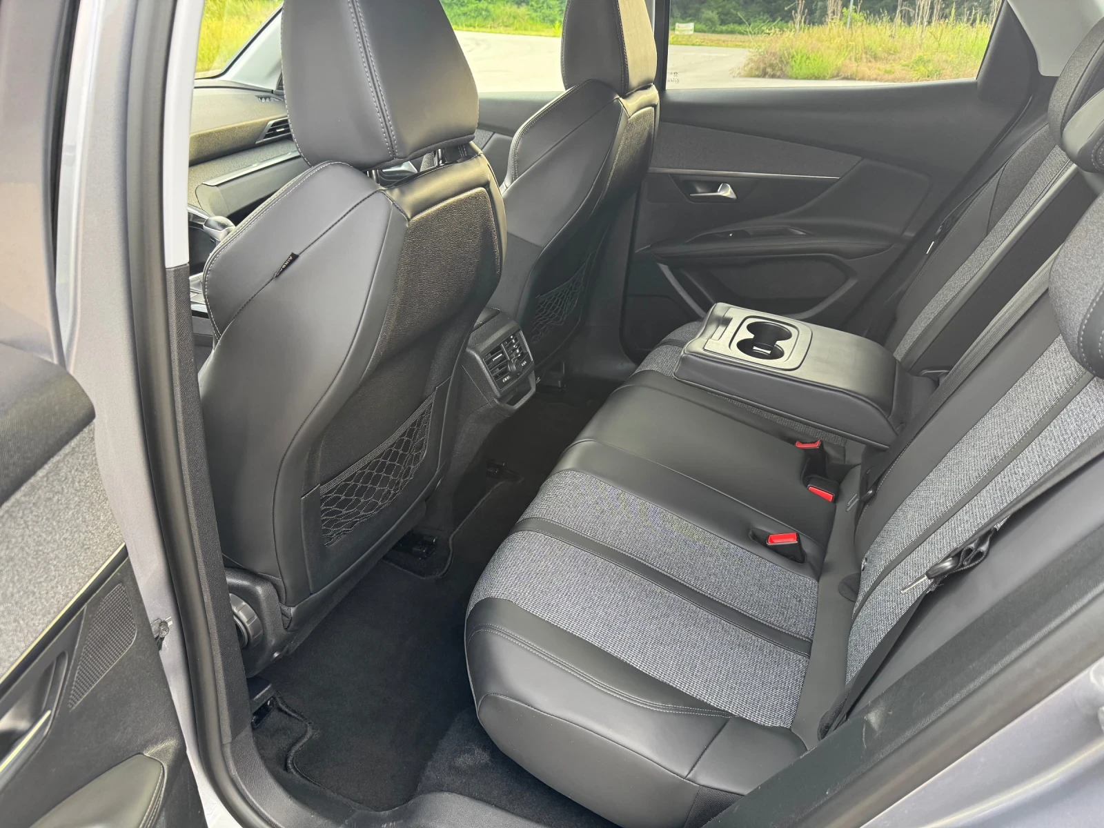 Peugeot 3008 1.6BlueHDI 120k.c. * Navi * Bluetooth * Kamera , снимка 14 - Автомобили и джипове - 55052361