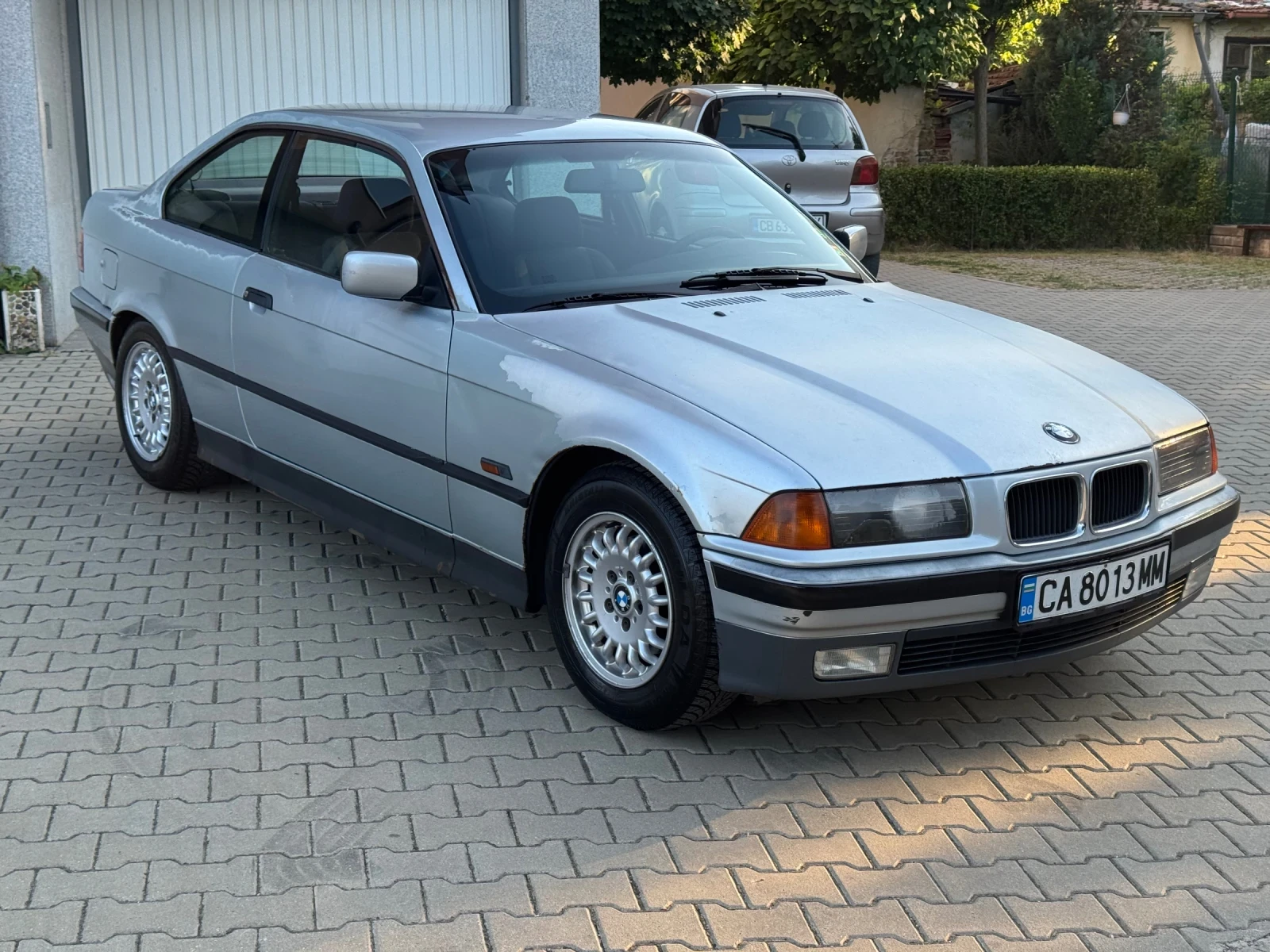 BMW 318 is Газов Инжекцион, снимка 3 - Автомобили и джипове - 55093180