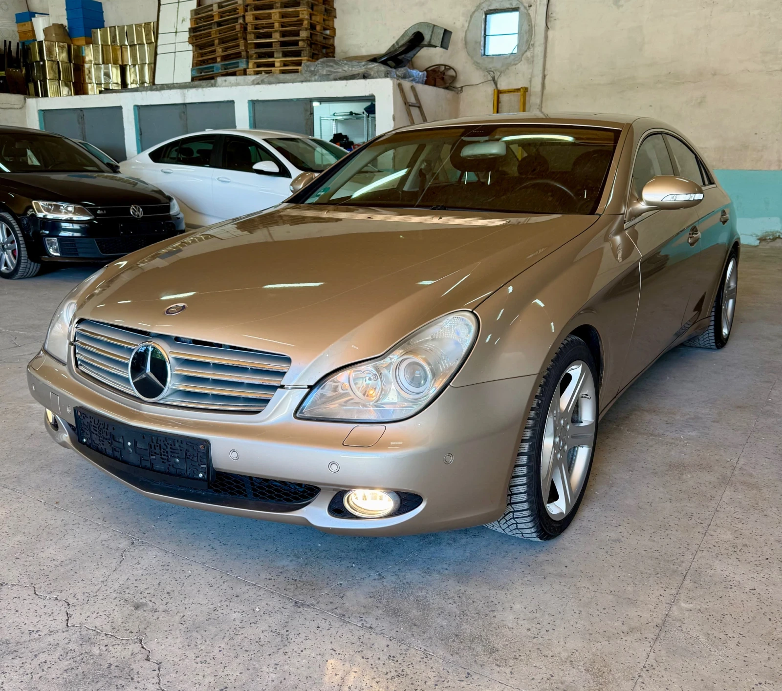 Mercedes-Benz CLS 350 * Всички екстри* Сервизна История* Поръчков, снимка 3 - Автомобили и джипове - 56010277