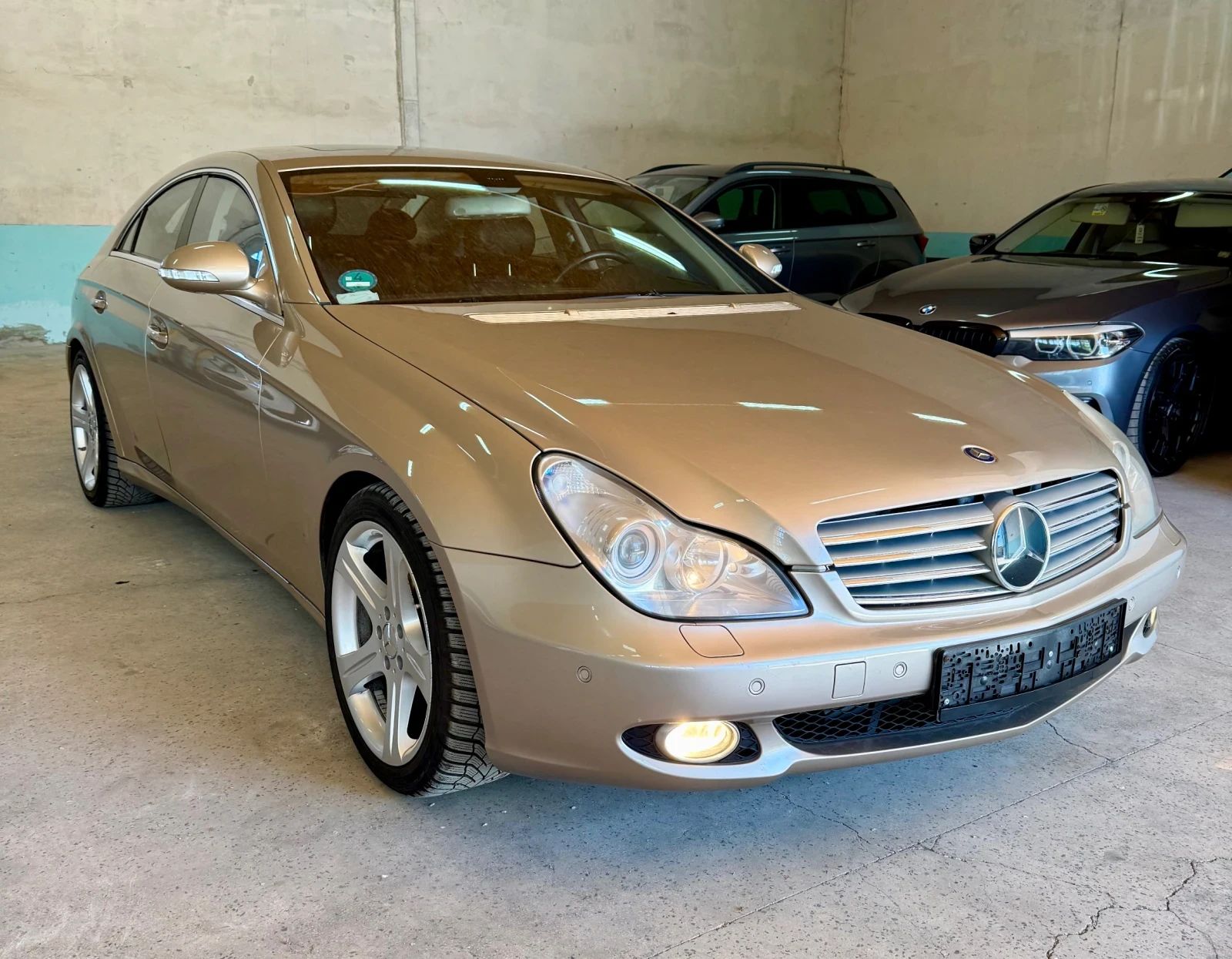 Mercedes-Benz CLS 350 * Всички екстри* Сервизна История* Поръчков, снимка 2 - Автомобили и джипове - 56010277