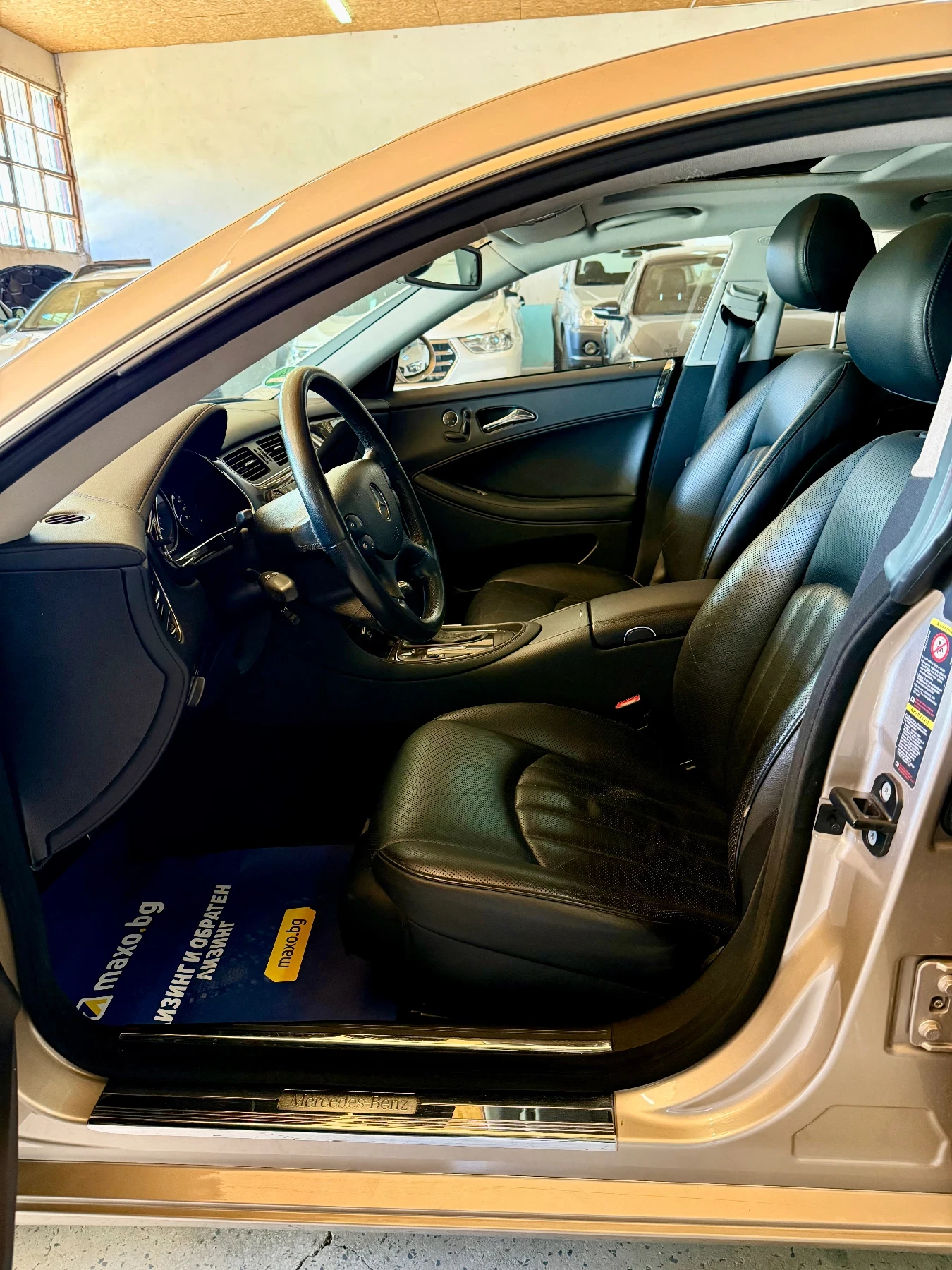 Mercedes-Benz CLS 350 * Всички екстри* Сервизна История* Поръчков, снимка 14 - Автомобили и джипове - 56010277