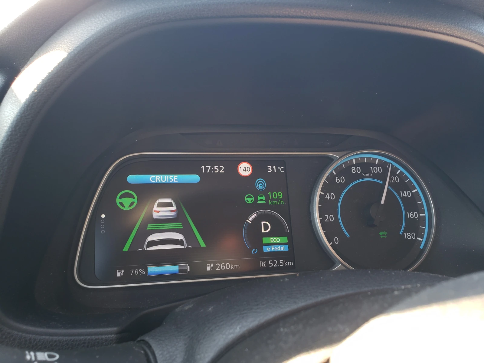 Nissan Leaf  Tekna 62+ , снимка 15 - Автомобили и джипове - 56722262