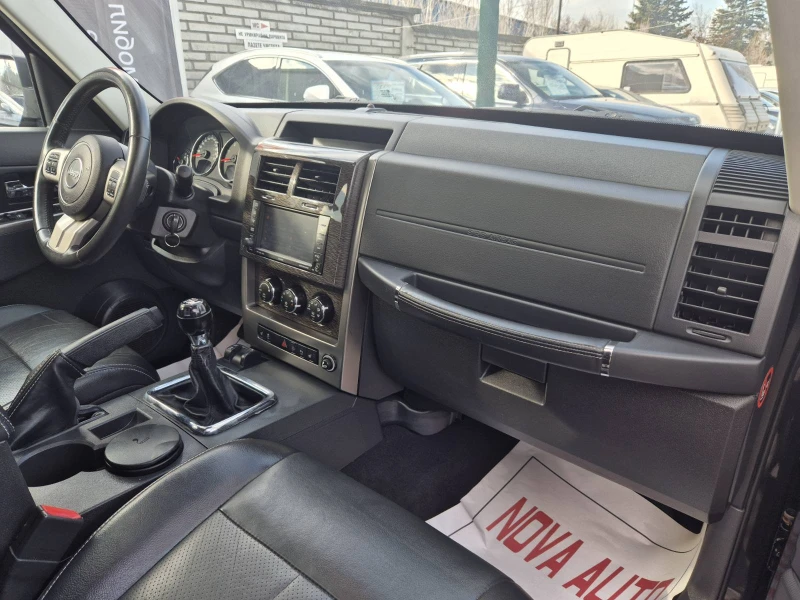 Jeep Cherokee 2.8CDTI-4X4-LIMITED, снимка 10 - Автомобили и джипове - 48799535