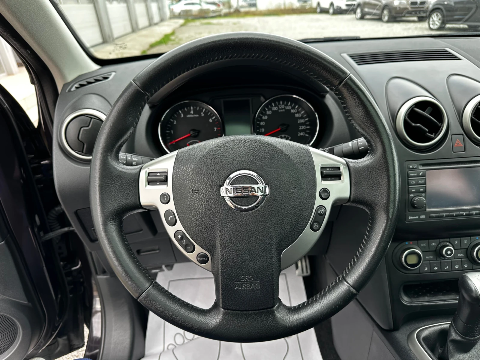 Nissan Qashqai 1.6i-N-Tec-Navi-Панорама-Реален Пробег-Full-Top - изображение 10