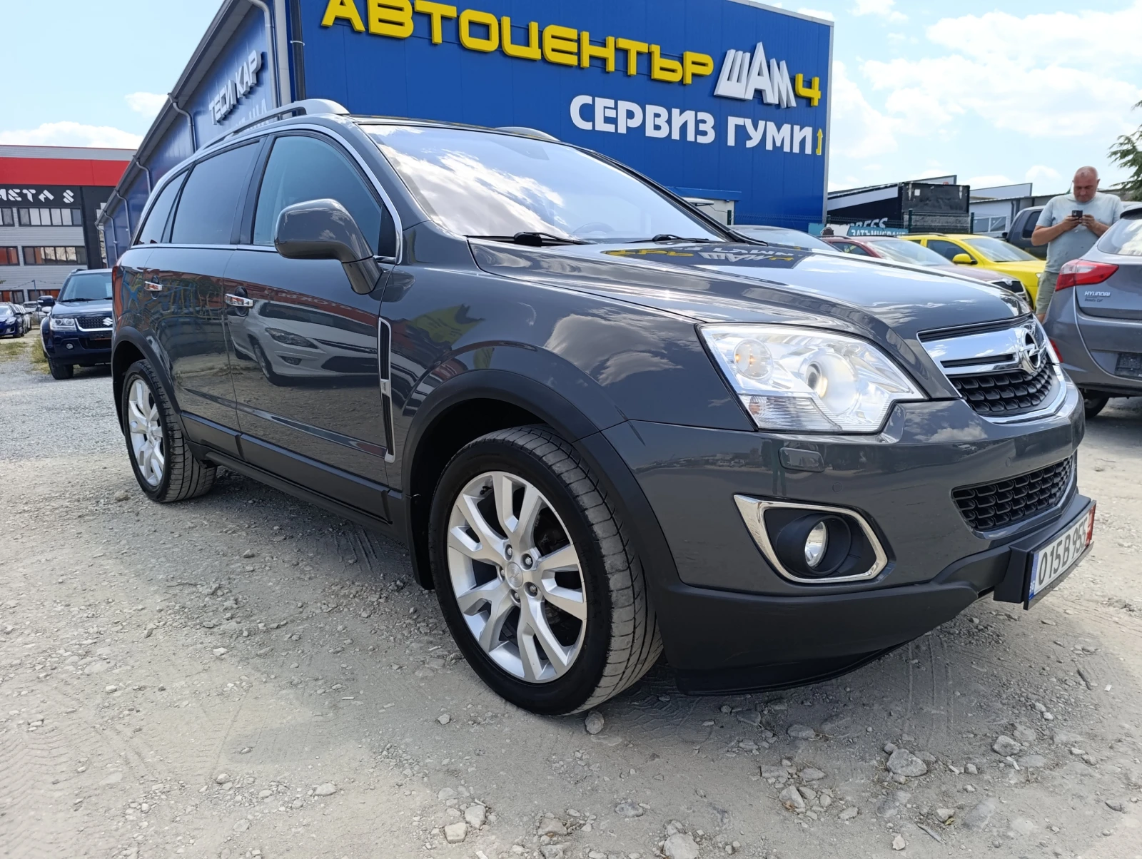 Opel Antara 2.2 TURBO D.4x4 - изображение 2
